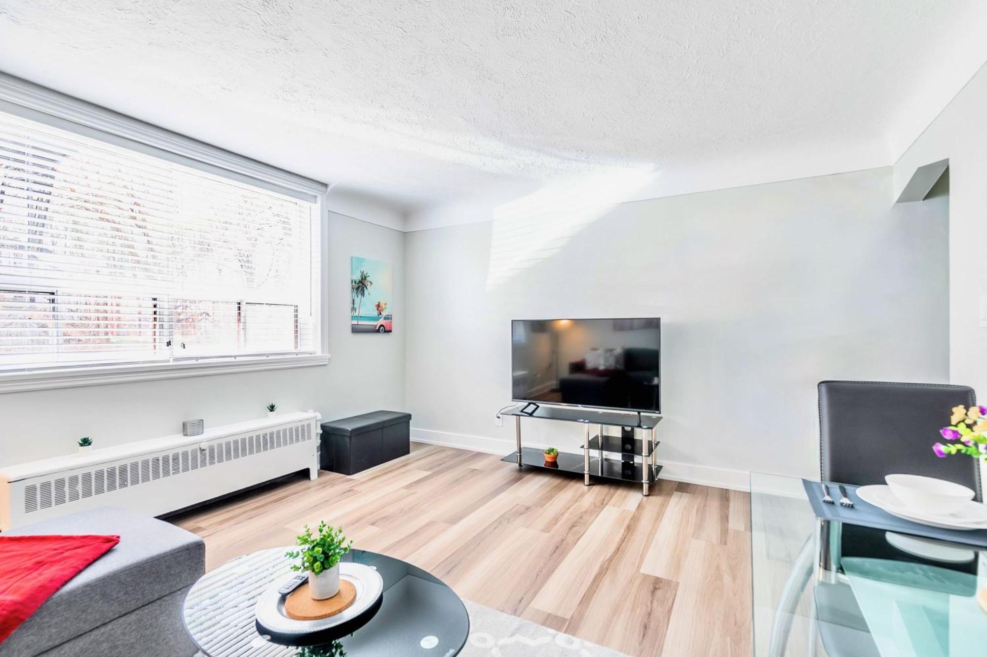 Modern Apartment In Corktown Hamilton Sleeps 4 Exterior foto