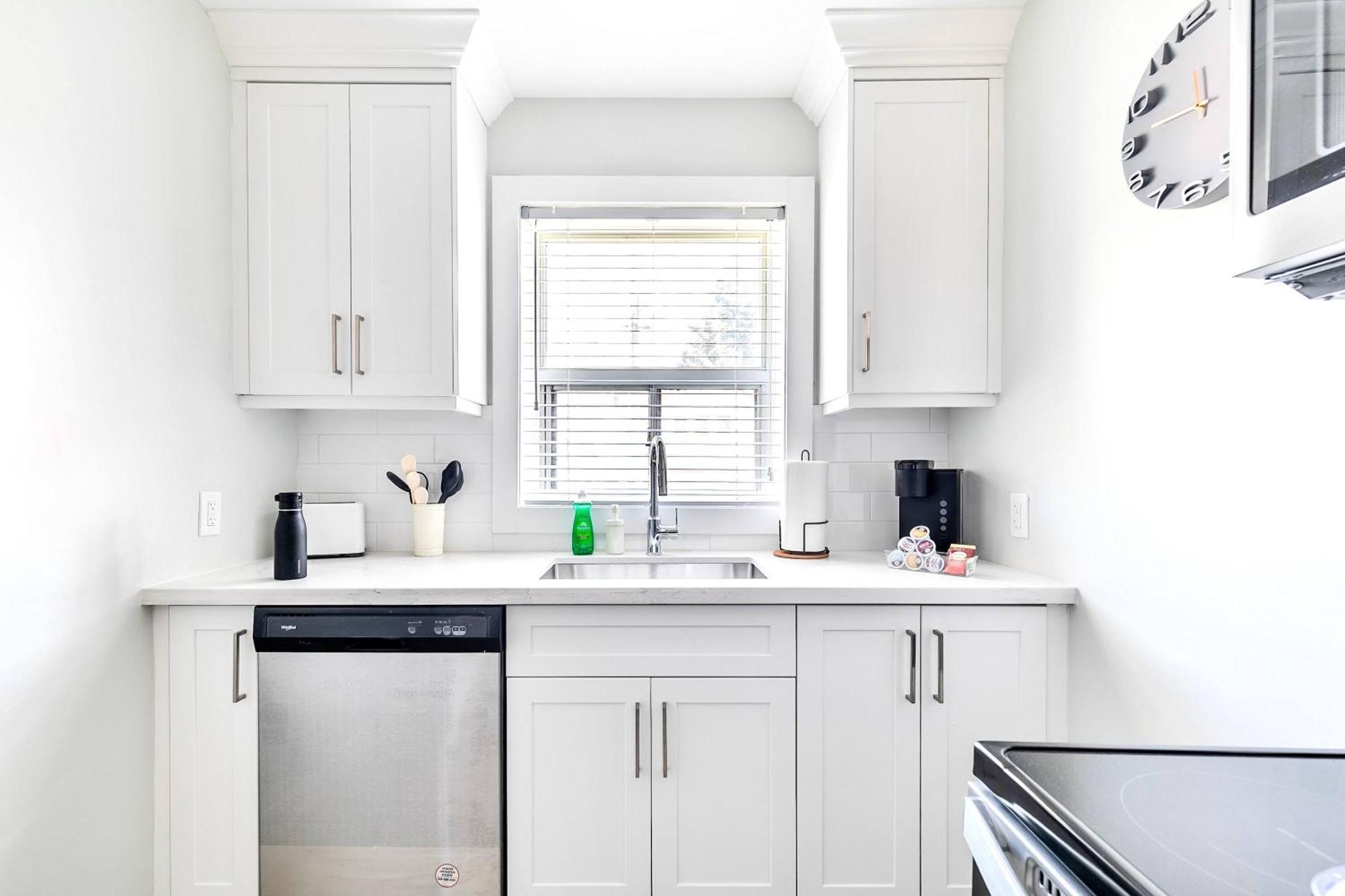 Modern Apartment In Corktown Hamilton Sleeps 4 Exterior foto
