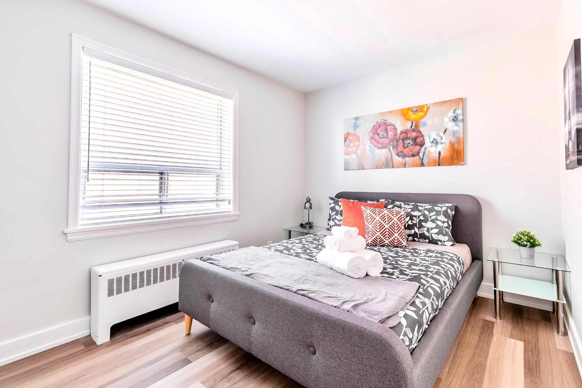 Modern Apartment In Corktown Hamilton Sleeps 4 Exterior foto